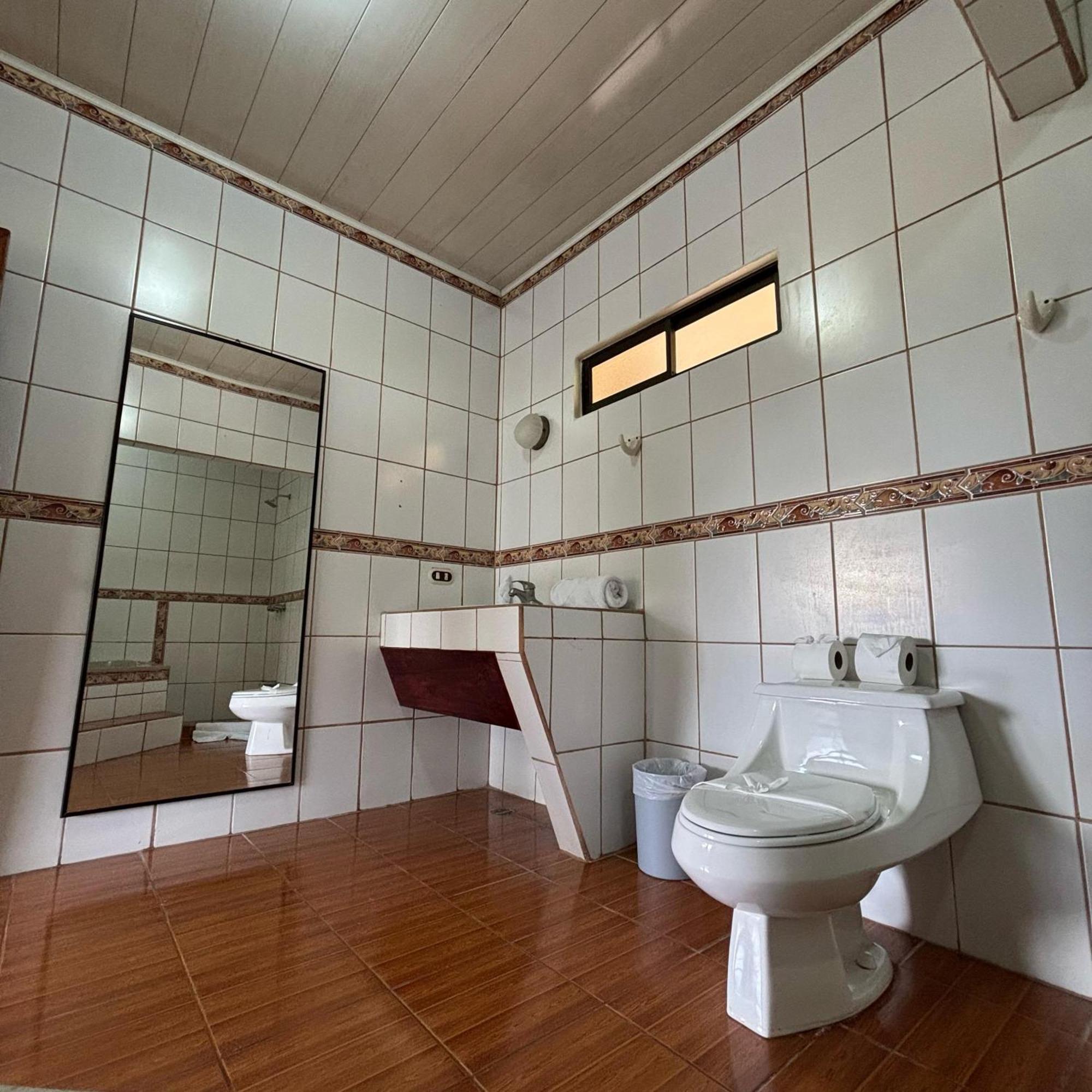 Arenal Roca Lodge & Bungalows La Fortuna المظهر الخارجي الصورة
