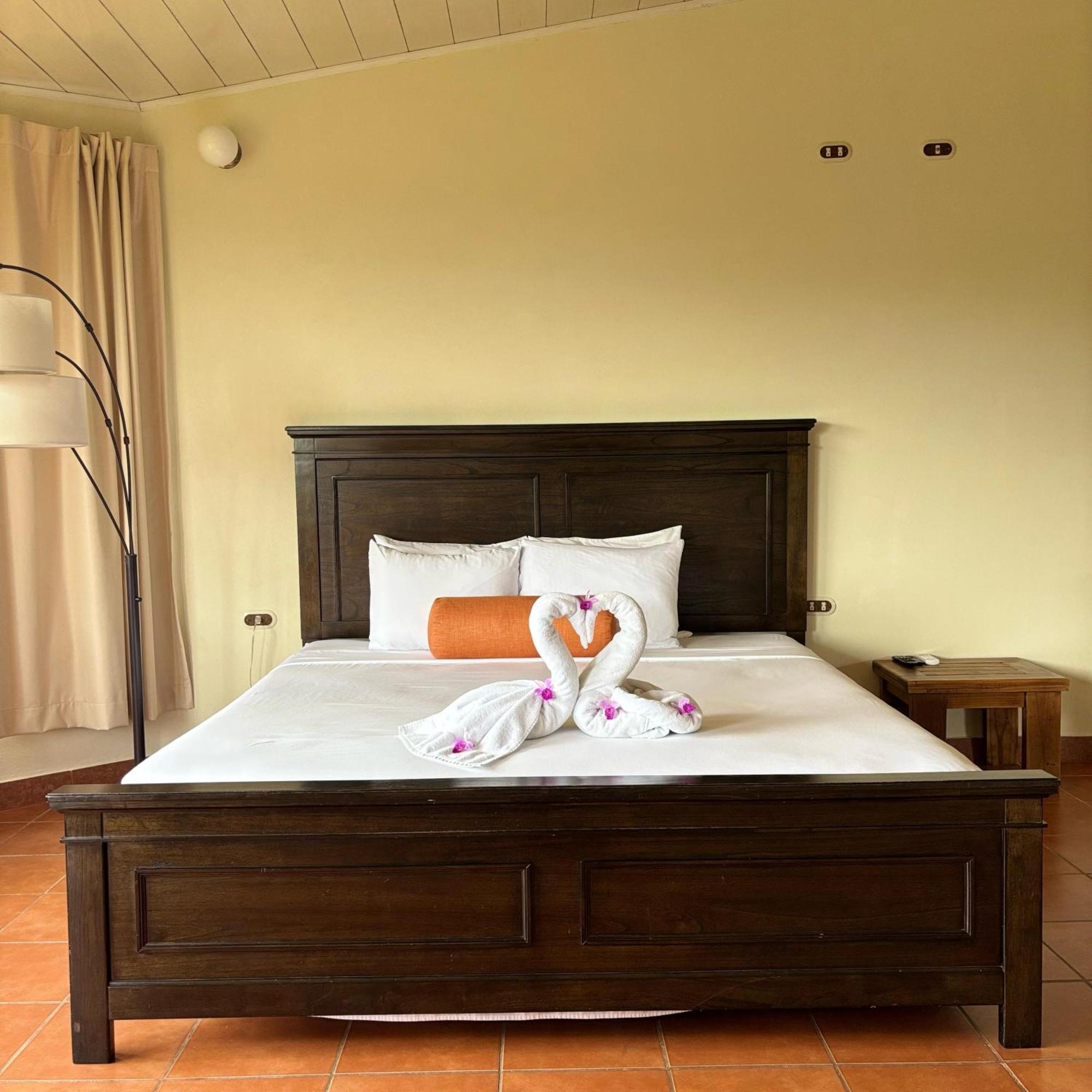 Arenal Roca Lodge & Bungalows La Fortuna المظهر الخارجي الصورة